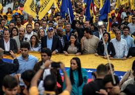 Oposição venezuelana volta às ruas para exigir eleições