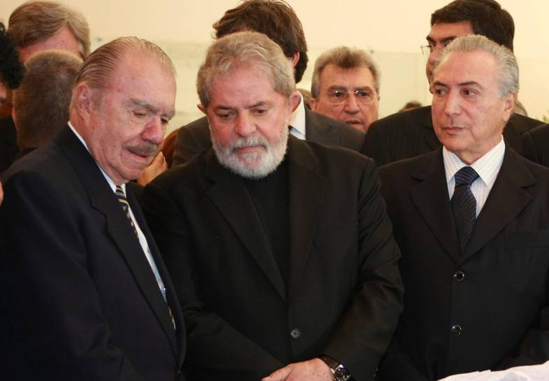 Temer, Sarney e Lobão levam solidariedade a Lula por Marisa