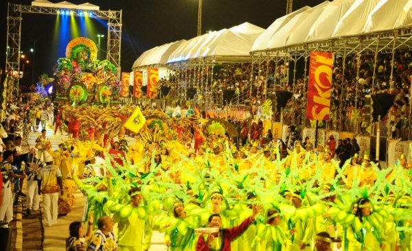Escolas de samba desfilam domingo e segunda-feira na Passarela Chico Coimbra
