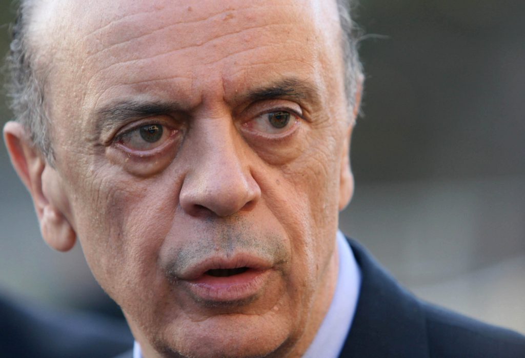 José Serra já reassumiu sua cadeira no Senado Federal