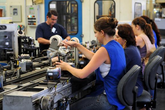 Aprovado projeto que libera terceirização de todas atividades nas empresas