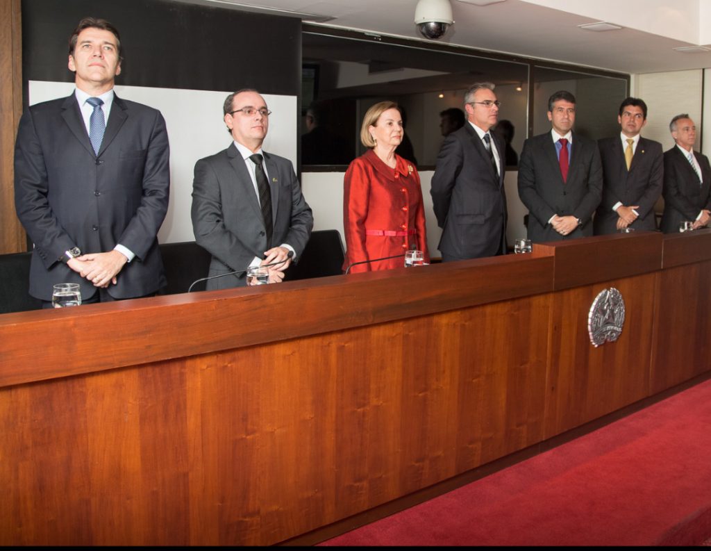 Promotor Fernando Barreto toma posse na presidência da Abrampa