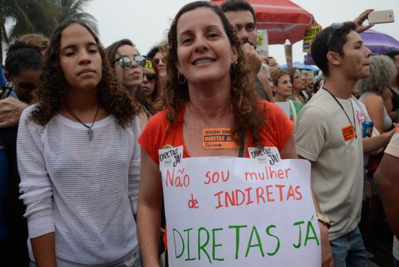 Cariocas fazem manifestações pela paz e por eleições diretas