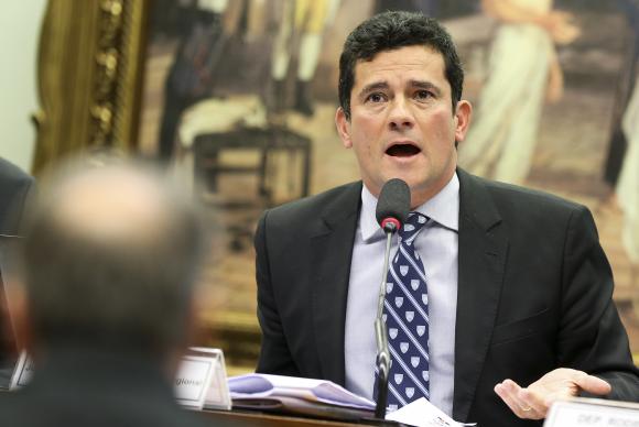 Sérgio Moro pede que manifestantes não compareçam a depoimento de Lula