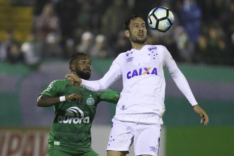 Ao empatar com Chapecoense, Cruzeiro avança na Copa do Brasil
