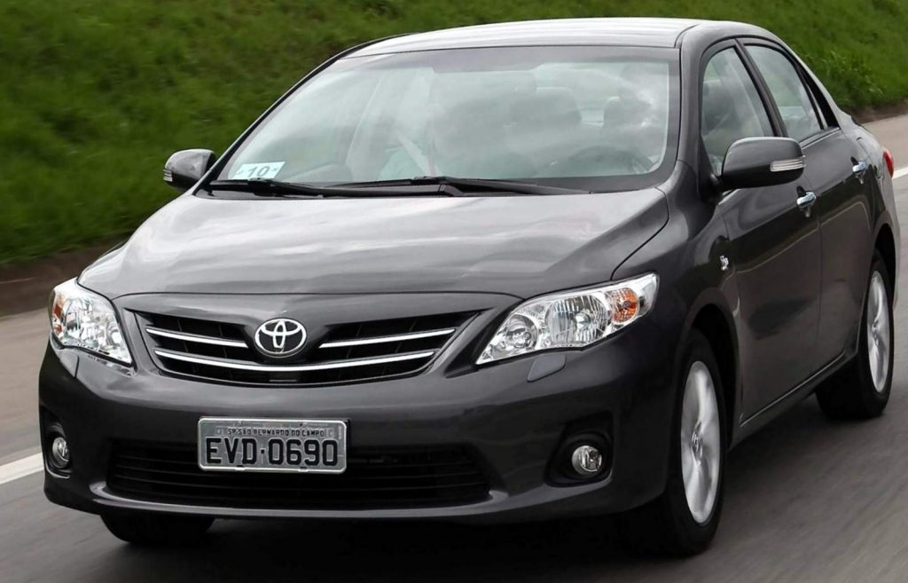 Toyota fará recall do Corolla para substituir cinto de segurança traseiro