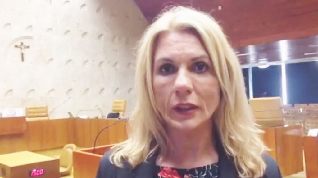 Advogada transexual pede mudança de nome, mesmo sem troca de sexo