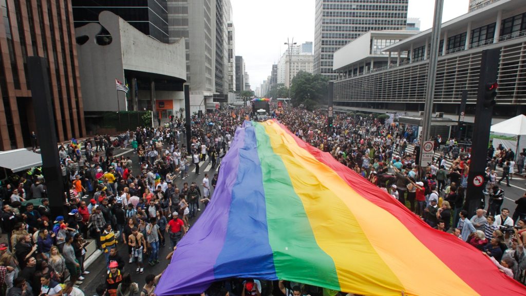 Mais de 3 milhões aguardados na Parada Gay de São Paulo