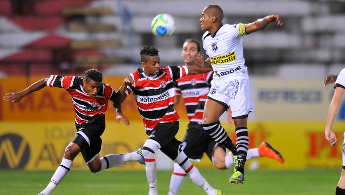 Santa Cruz derrota Ceará, fora de casa, entra no G4 e tira o Internacional