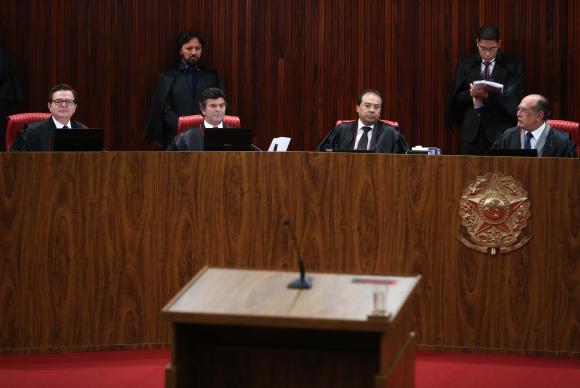 Ministro Luiz Fux é eleito para suceder Gilmar Mendes no TSE