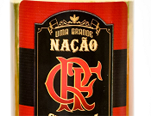 Seleta licenciada do Flamengo chega para unir duas paixões: futebol e cachaça