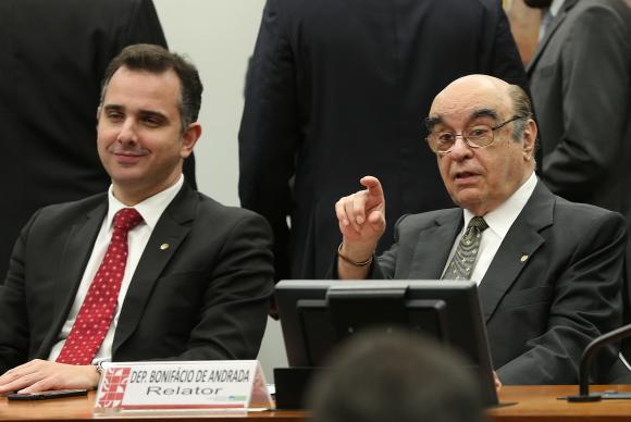 Bonifácio da Andrada recomenda arquivamento da denúncia contra Temer