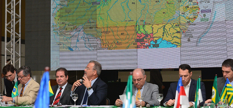 Governadores firmam pacto com Ministério da Defesa pela segurança pública