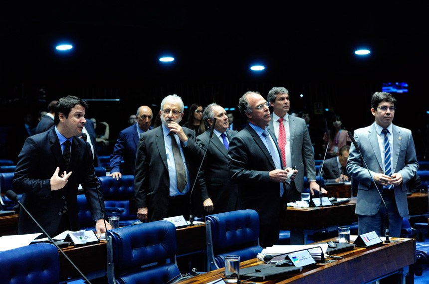 Projeto que regulamenta fundo e muda regras eleitorais vai a sanção