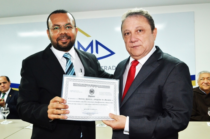Cleones Cunha assume cadeira no Instituto Histórico e Geográfico do Maranhão