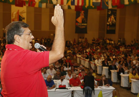 Flávio Dino manifesta apoio a Manuela Dávila para presidente do Brasil