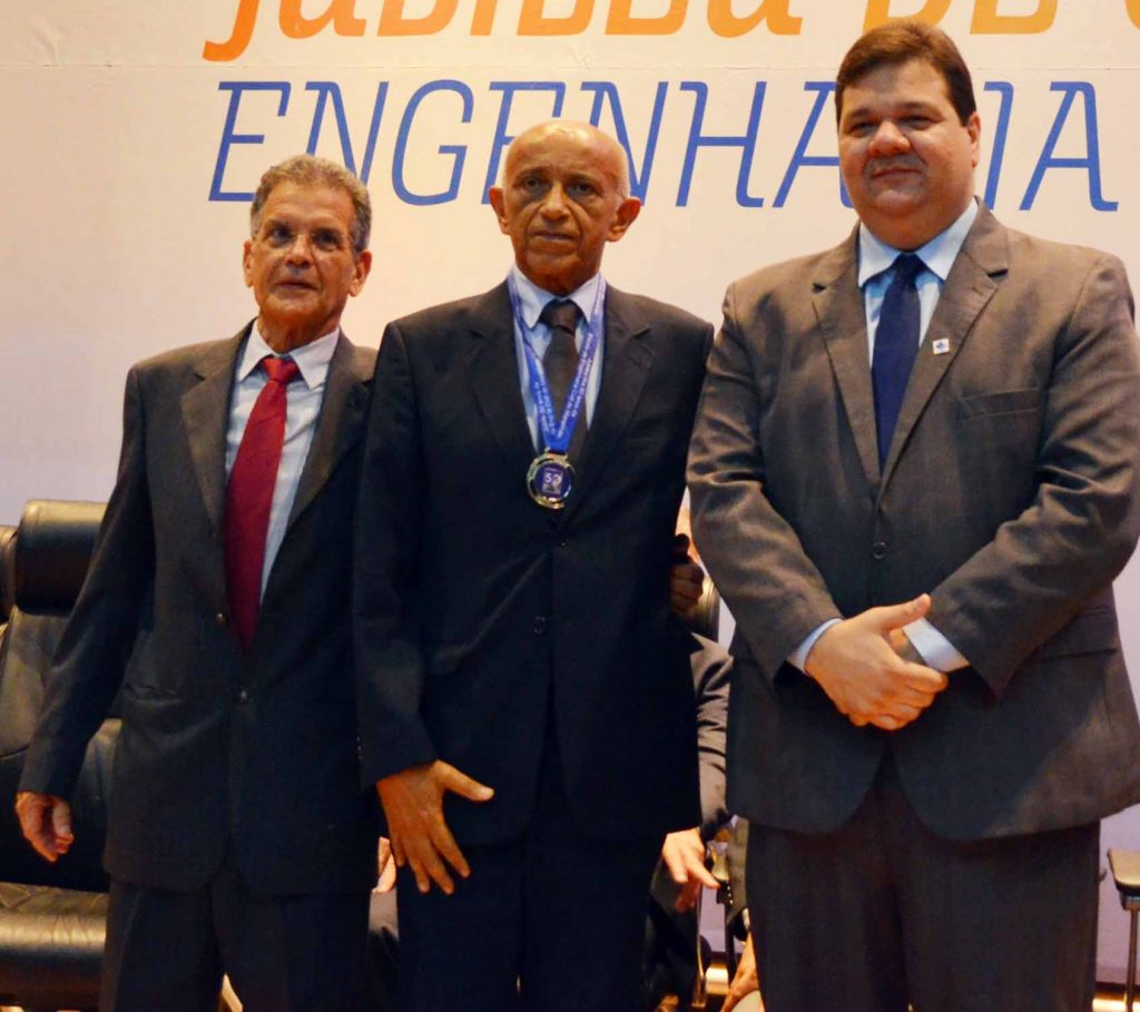 Edilson Baldez e João Mota recebem da Uema Medalha Haroldo Tavares