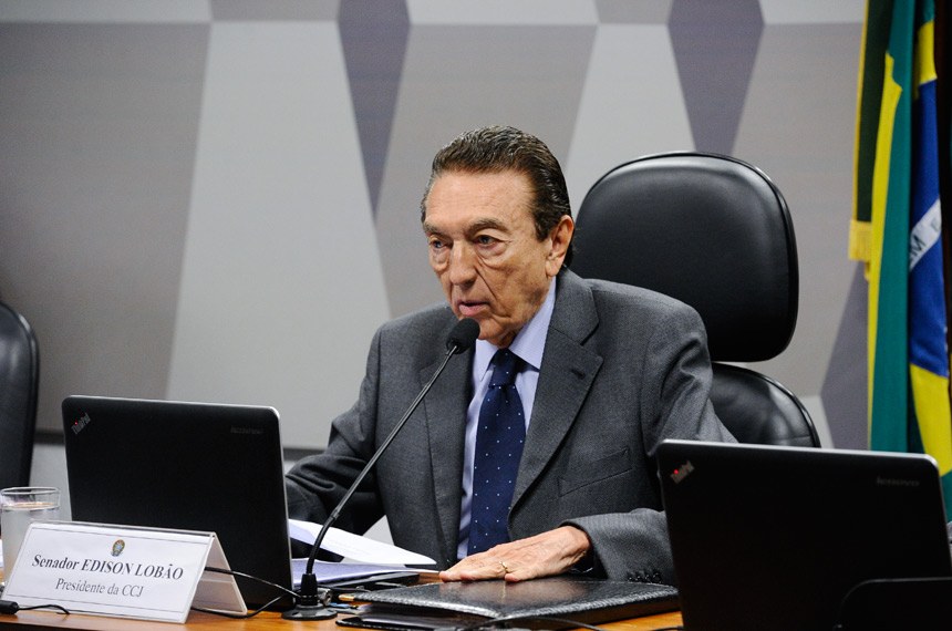 Lobão diz que CCJ contribuiu para produtividade do Legislativo