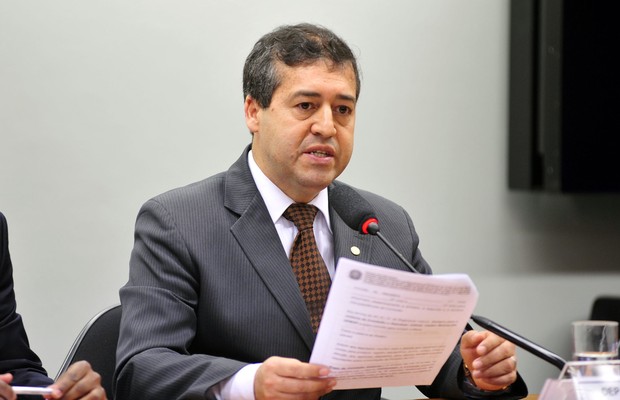 Ronaldo Nogueira pede exoneração do Ministério do Trabalho