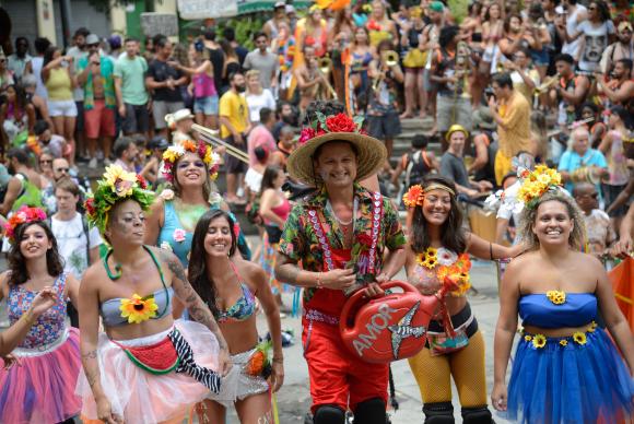 Carnaval deve atrair 10,6 milhões turistas e injetar R$ 11,1 bilhões na economia nacional