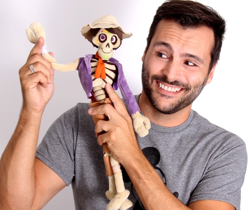 Ator Leandro Luna dá voz a personagem de Vida – A Vida é uma Festa