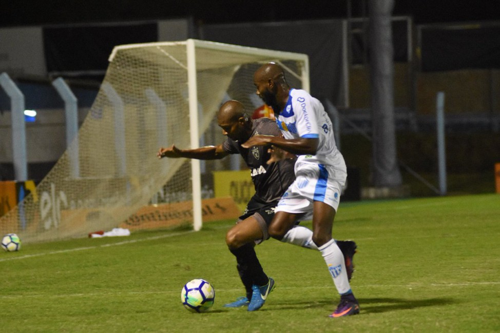 Paysandu sai da Copa do Brasil ao perder para Novo Hamburgo e Paraná avança ao empatar com URT