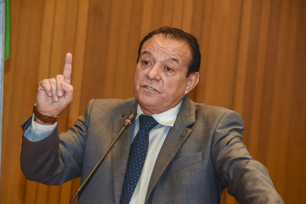 Aliados de Flávio Dino dizem que obras são trocadas por votos