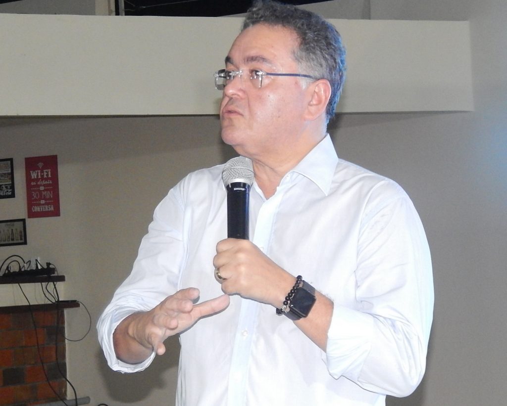 Para Roberto Rocha, Flávio Dino e Roseana querem debater o passado