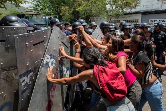 Brasil lamenta incêndio que matou presos na Venezuela; suspeitos são presos