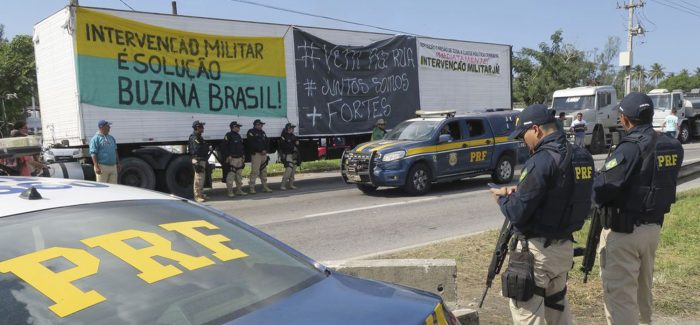 Setores do movimento dos caminhoneiros querem derrubar o governo
