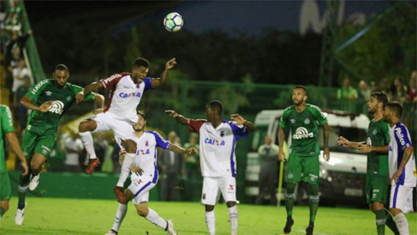 Chapecoense e Paraná fecham quarta rodada da Série A com um empate de 1 a 1
