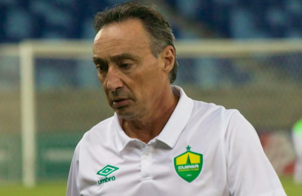 Sampaio anuncia a contratação de Roberto Fonseca para ser seu novo treinador