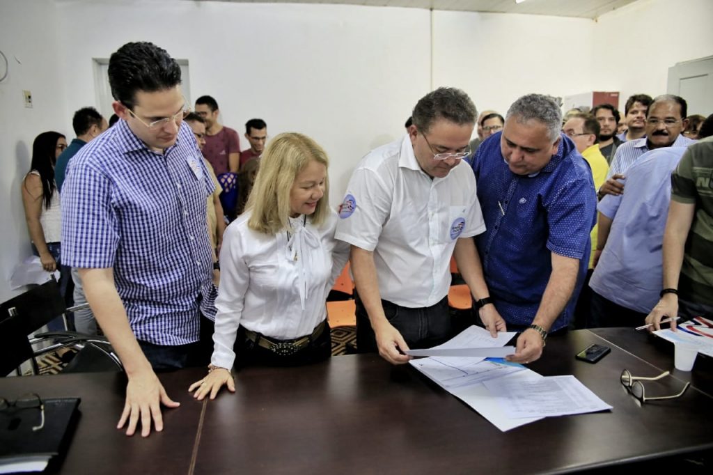 Senador Roberto Rocha cumpre agenda política na região do Munim