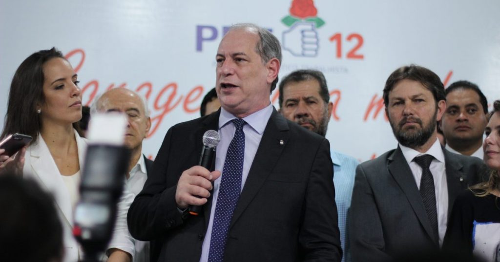 Ciro Gomes insinua que Jair Bolsonaro mente e usa atestado médico falso para não ir ao debate