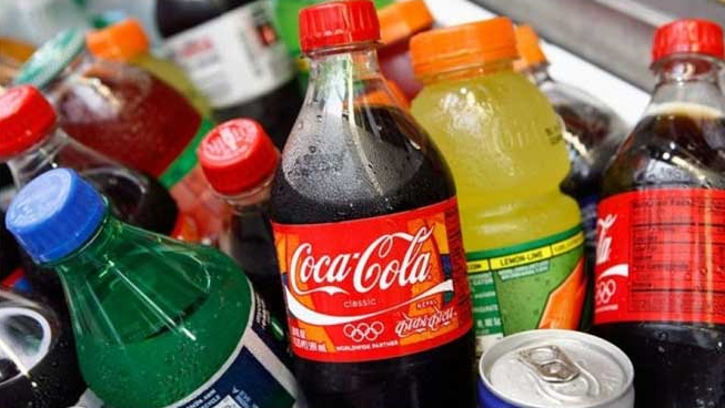 Empresa condenada a indenizar consumidor em R$ 10 mil por substância estranha em refrigerante