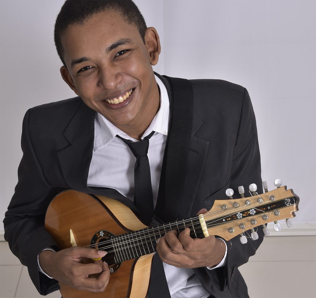 Roberto Chinês apresenta show Made in Brazil no Centro Cultura da Vale nesta quinta-feira