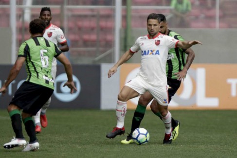 Flamengo fica no empate com o América de Minas e se mantém no terceiro lugar