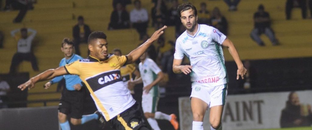 Guarani e Criciúma empatam em 0 a 0 na abertura da 24ª rodada da Série B do Brasileiro