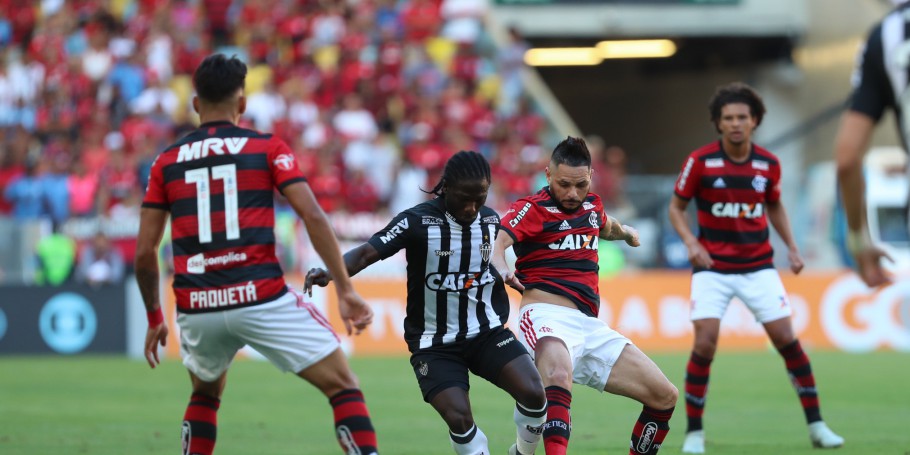 Flamengo vence Atlético Mineiro e se mantém em quarto lugar e o Grêmio cola nos líderes
