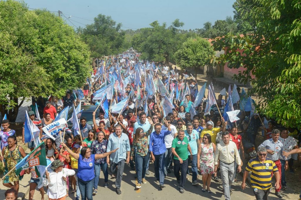 Roseana Sarney participa de caminhadas nas cidades de Pirapemas e Morros