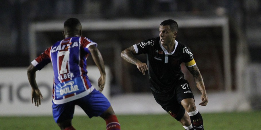 Vasco deixa zona da degola ao vencer o Bahia e Fluminense derrota Chapecoense e vai para nono lugar
