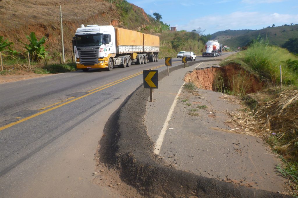 Fechamento de rodovias, portos e aeroportos somente com autorização federal
