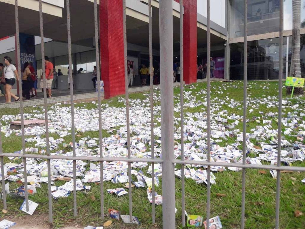 Ministério Público denuncia candidatos que sujaram cidade com santinhos neste domingo