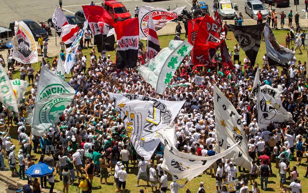 Torcidas organizadas dos maiores times de futebol declaram apoio à candidatura de Fernando Haddad