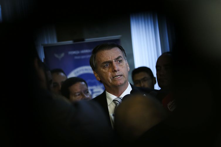 Bolsonaro diz que se fosse Michel Temer vetaria aumento do Supremo