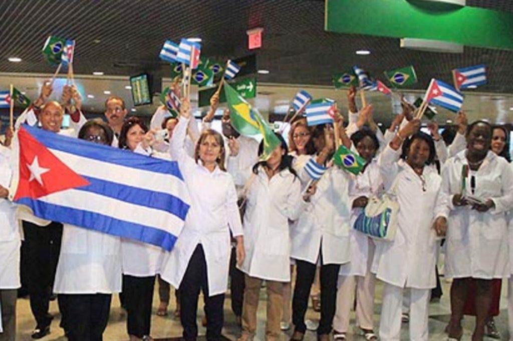 Cuba abandona Mais Médicos por discordar de exigências do novo governo