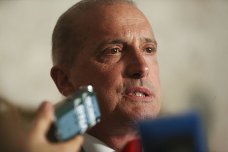 Mesmo sem ter prestado depoimento, Onyx vai ser acareado na CPI da Pandemia com o deputado Luís Miranda