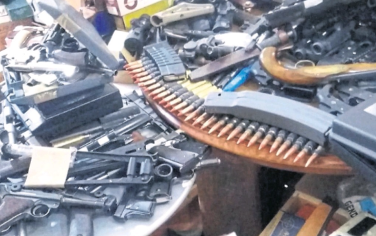 Armas apreendidas na Argentina seriam para o Comando Vermelho