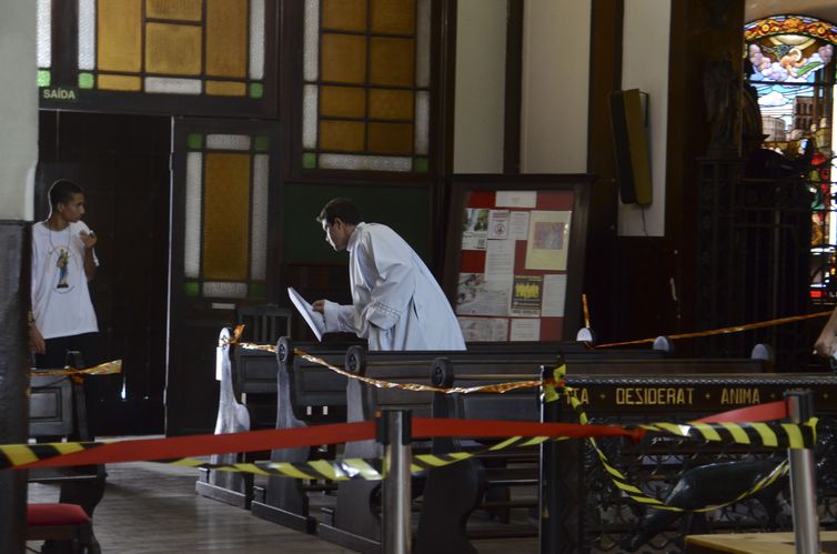 Catedral de Campinas é reaberta para celebrações um dia após atentado