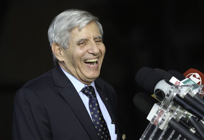 General Heleno nega retirada de imagens sacras do Palácio da Alvorada